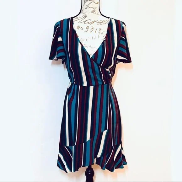 Band of Gypsies Annie Short Sleeve Ruffle Dress XS - Picture 2 of 15